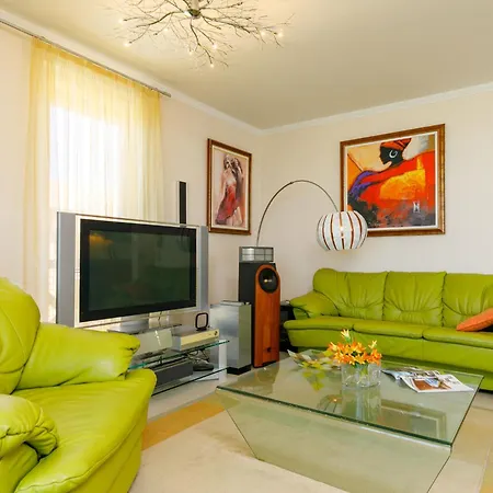 Διαμέρισμα Miralago By Interhome *